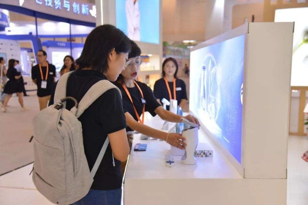 NU SKIN闪耀 “国际绿创会”,新华网专访史蒂夫•哈切特 NU SKIN闪耀 “国际绿创会”,新华网专访史蒂夫•哈切特