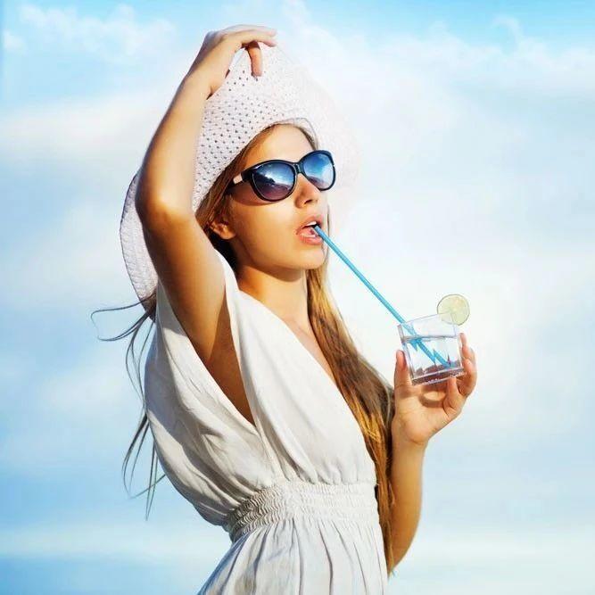 各种皮肤类型如何选防晒？夏季化妆后如何补防晒？
