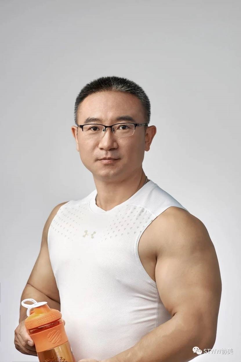 【每日一星】200斤的健身达人成功逆袭腹肌型男--陈凯