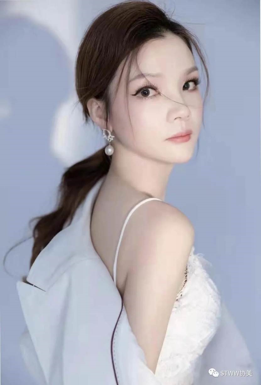 【每日一星】32岁时拥有少女身材！--汪梦颖